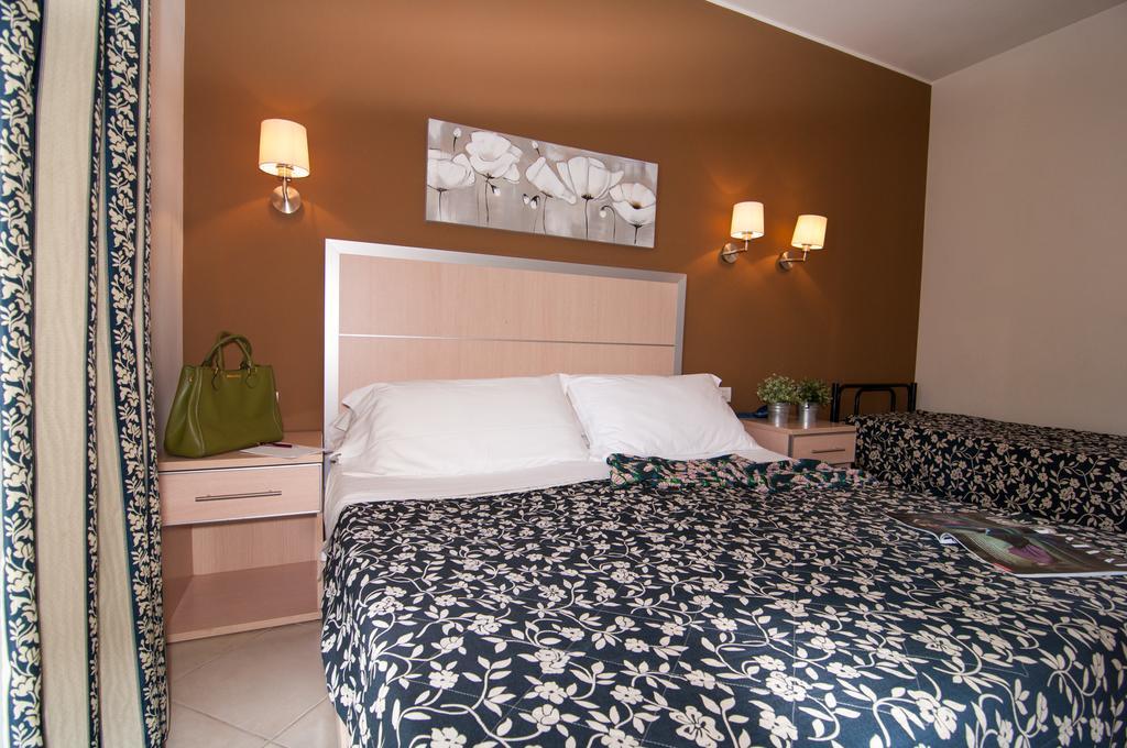 Residence T2 Ріміні Екстер'єр фото